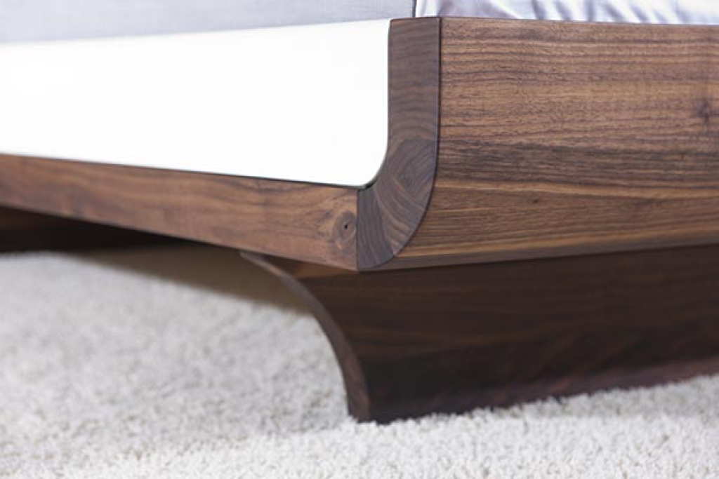 Hüsler Bett Moon Nussbaum Detail